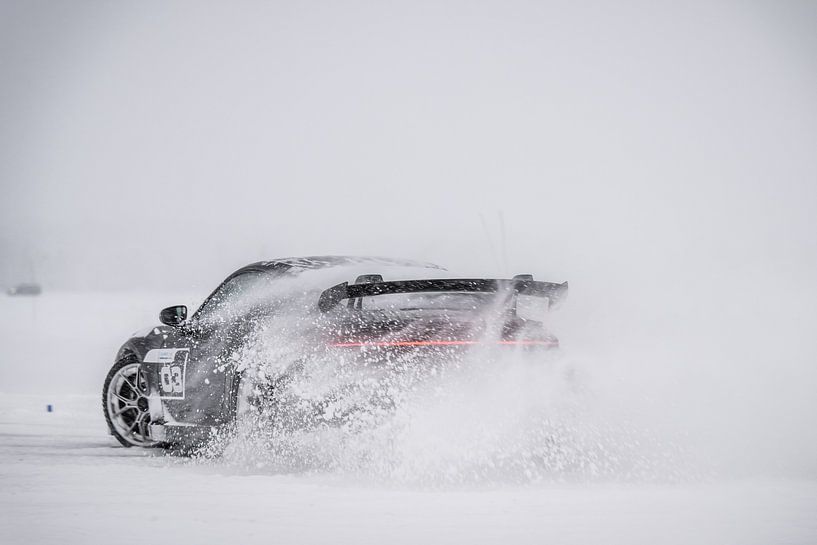 Drifting Porsche 992 GT3 in Lapland by Bas Fransen