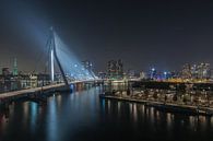 De Erasmusbrug in Rotterdam met zicht op de Euromast van MS Fotografie | Marc van der Stelt thumbnail