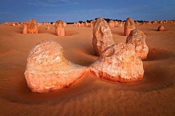 Zonsondergang in de Pinnacles Desert, Australië van Chris Stenger
