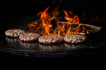 Hamburger barbecue-grill van Henri Lombaerts