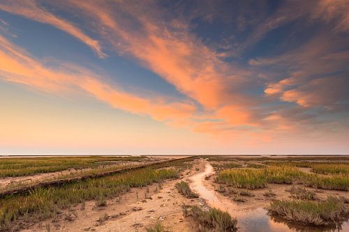Oranje boven het Uithuizerwad