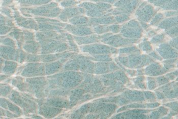 Art photographique minimaliste - Eau de piscine avec reflets turquoise - Vibrations d'été&quot ;