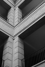 Architectonisch lijnenspel van Amy Hengst Reisfotografie Prints