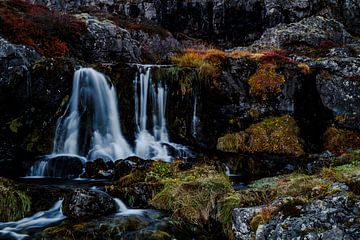 Isländischer Wasserfall von Miranda Engwerda