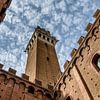 Palazzo Pubblico (Siena - Italië) van Erwin Maassen van den Brink