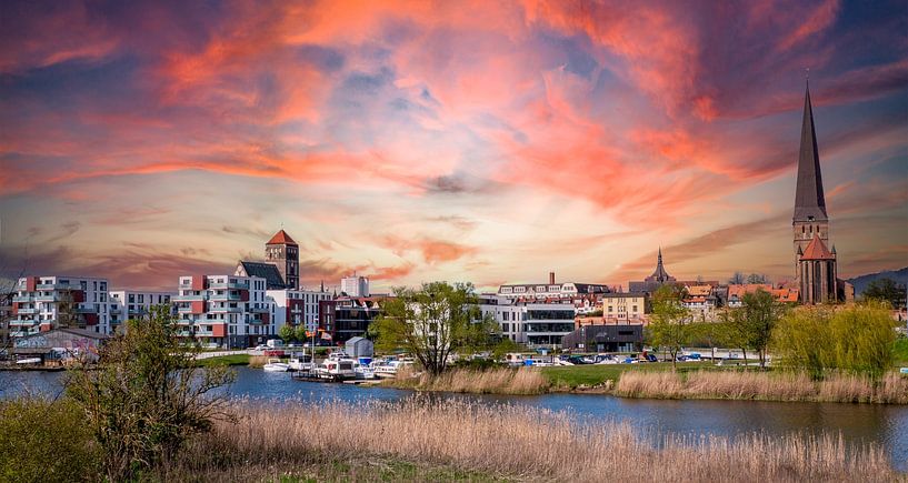 Skyline der Hansestadt Wismar an der Ostseeküste im Bundesland Mecklenburg-Vorpommern von Animaflora PicsStock
