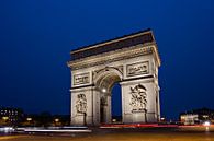 Arch d'Triomph tijdens het blauwe uurtje, Parijs - Reisfotografie van Dana Schoenmaker thumbnail
