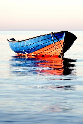 boat in blue and red