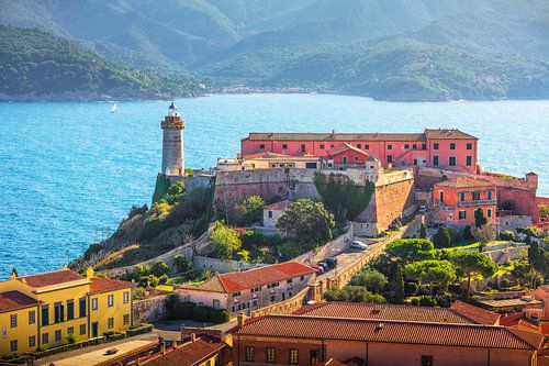 Eiland Elba, uitzicht op Forte Falcone in Portoferraio, Italië