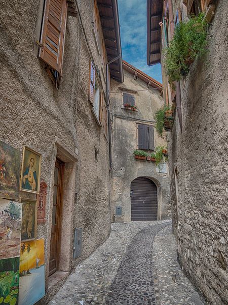 Alte verlassene Straße in Italien von Karin vd Waal