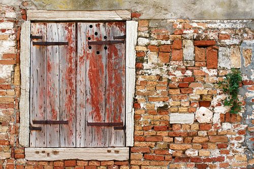 VENICE kleurrijke huizen en ramen - metselwerk