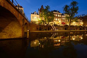 Oudegracht in Utrecht tussen Geertebrug en Vollersbrug van Donker Utrecht