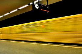 Metrostation op de U2-lijn in Berlijn-Pankow van Silva Wischeropp