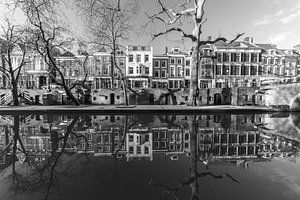 Das alte Tivoli an der Oudegracht von Utrecht im Winter in schwarz-weiß