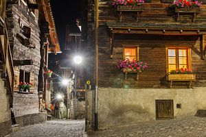 Chalets van Grimentz in het donker