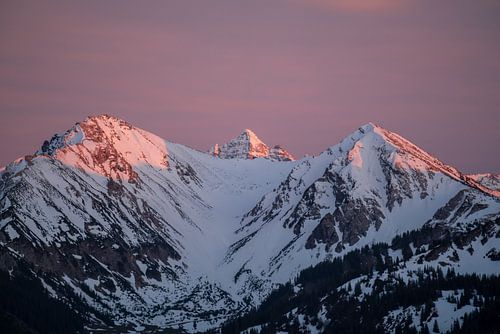 Ponten en Bschießer met de Hochvogel bij zonsondergang