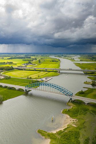 L'IJssel sous un ciel menaçant