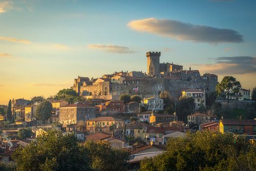 Village médiéval de Capalbio au coucher du soleil