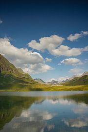 Alpenbergmeer Lago Cadagno in Val Piora Ticino Zwitserland van Martin Steiner