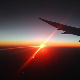 Sonnenaufgang beim Anflug auf Perth Australien van Martina Dormann