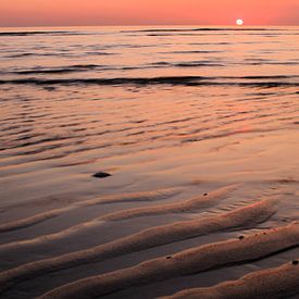 Maasvlakte strand tijdens zonsondergang van Thomas Hofman