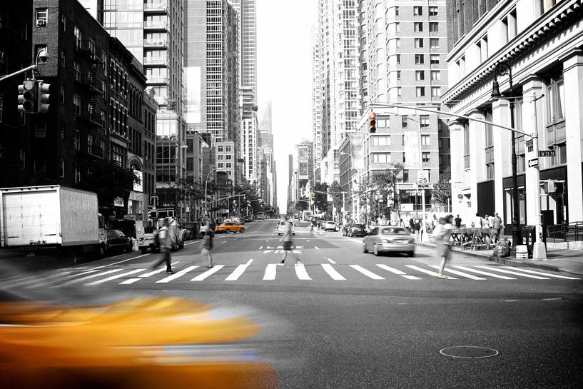 New York: Taxi's en Zebra's  van Milan Lagerwerf