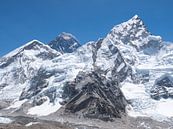 De Mount Everest, de hoogste berg ter wereld in de Himalaya van Menno Boermans thumbnail