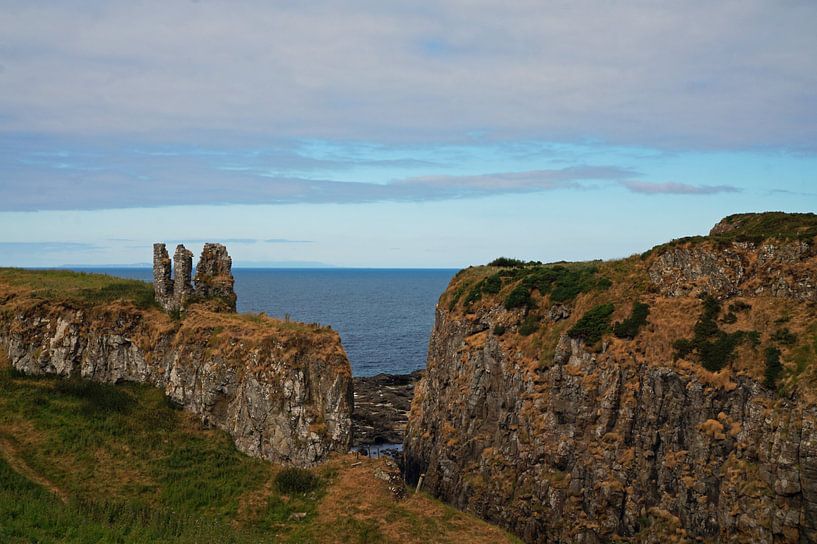 Ruin of Dunseverick Castle by Babetts Bildergalerie