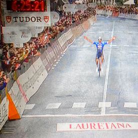 Mathieu Van der Poel wins Milan-San Remo (reality version) by Studio Koers