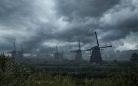 Mistige kalmte bij de Nederlandse Unesco windmolens van Mart Houtman thumbnail