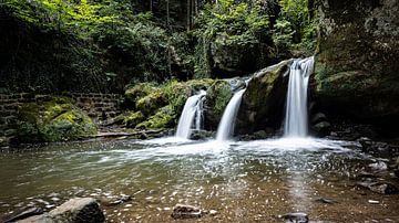 Watervallen van Christnach in Luxemburg van Ricardo Postma