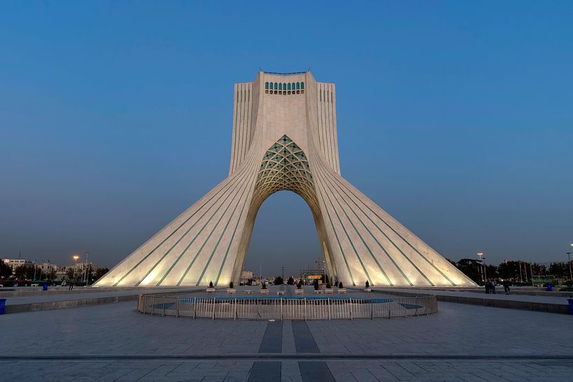 Azadi Tower van Maarten Verhees