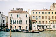 Venetië Italië - zonsondergang langs de grachten van Raisa Zwart thumbnail