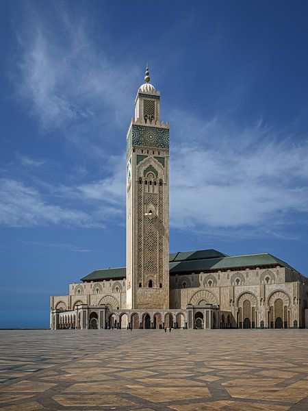 koning Hassan II - Moskee - Casablanca - Marokko van Maarten Leeuwis
