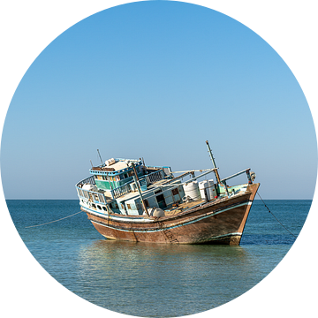 Dhow in de Arabische Zee van de kust van Oman van Jeroen Kleiberg