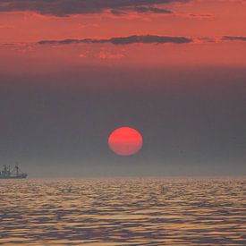 Vissersboot bij zonsondergang van KCleBlanc Photography