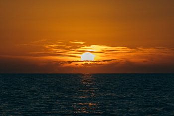 Sonnenuntergang an der toskanischen Küste bei Torre del lago