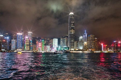 Het centrum van Hongkong bij nacht