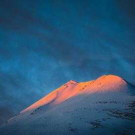 Zonsopkomst op de Lyngen Alpen - Tromsø, Noorwegen van Martijn Smeets