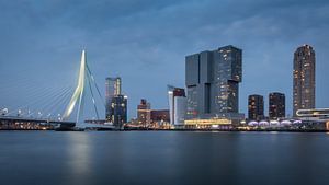 Paysage urbain du pont Erasmus à Rotterdam sur Samantha Schoenmakers