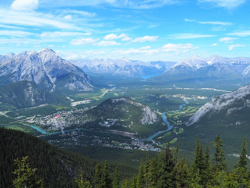 Sulphur Mountain - Banff by Justin van Schaick