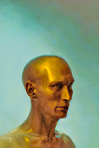 Die Statue des goldenen Mannes.