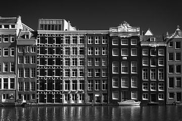 Huizen in Amsterdam / zwart  wit van Lorena Cirstea