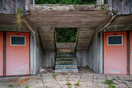 Urbex: Verlassenes Schwimmbad von Carola Schellekens