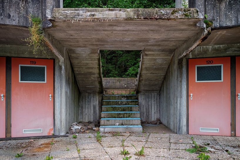 Urbex: Verlaten zwembad van Carola Schellekens