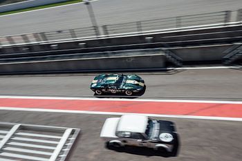 Ford GT40 à travers la voie des stands à Spa-Francorchamps