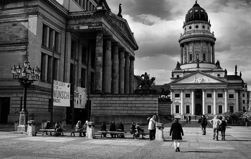Berlijn Gendarmenmarkt zwart-wit van Peter Hofwegen