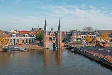 Luchtfoto van het historische stadje Sneek met de waterpoort in Friesland Nederland van Eye on You