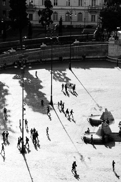 Silhouettes sur la Piazza del Popolo - Rome, Italie par Suzanne Spijkers