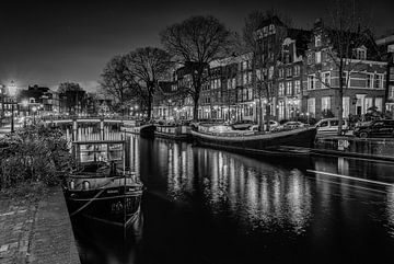 Abend auf der Amsterdamer Brouwersgracht (s-w) von Jeroen de Jongh